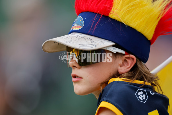 AFLW 2024 First Semi Final - Adelaide v Fremantle - A-55707789