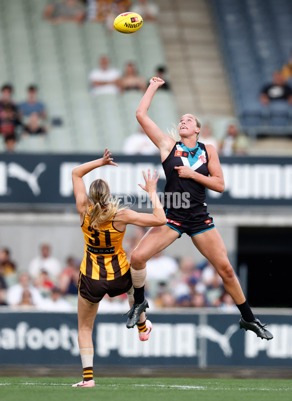 AFLW 2024 Second Semi Final - Hawthorn v Port Adelaide - A-55708628