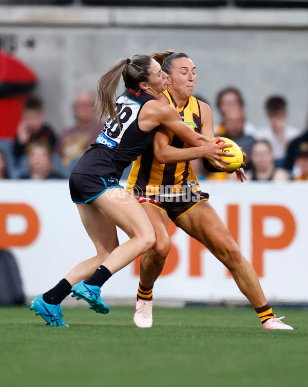 AFLW 2024 Second Semi Final - Hawthorn v Port Adelaide - A-55708648