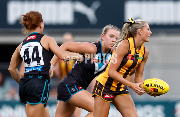 AFLW 2024 Second Semi Final - Hawthorn v Port Adelaide - A-55708649