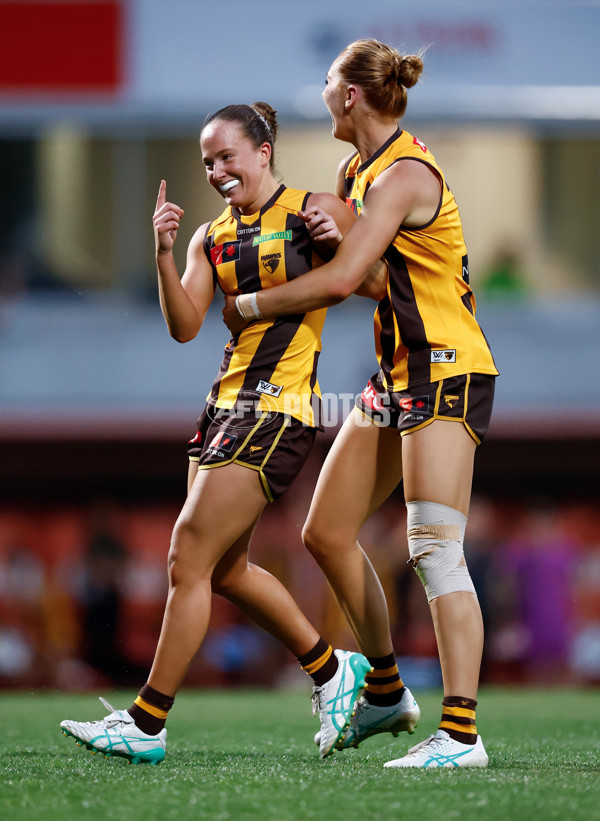 AFLW 2024 Second Semi Final - Hawthorn v Port Adelaide - A-55710051