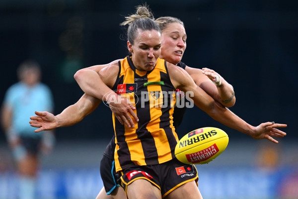 AFLW 2024 Second Semi Final - Hawthorn v Port Adelaide - A-55711124