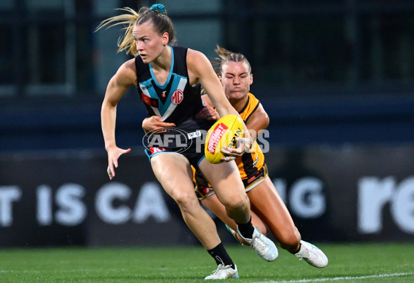 AFLW 2024 Second Semi Final - Hawthorn v Port Adelaide - A-55711132