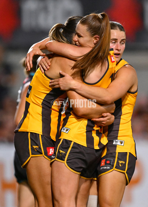 AFLW 2024 Second Semi Final - Hawthorn v Port Adelaide - A-55711158