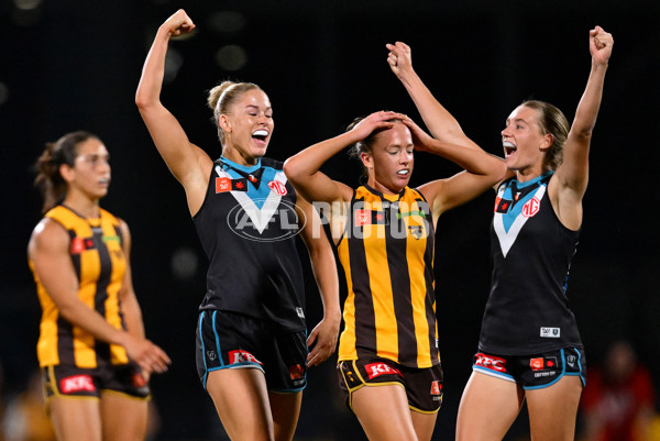 AFLW 2024 Second Semi Final - Hawthorn v Port Adelaide - A-55711181