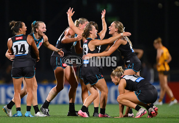 AFLW 2024 Second Semi Final - Hawthorn v Port Adelaide - A-55711189