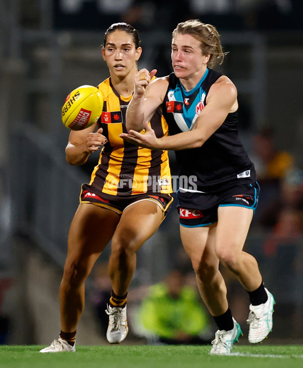 AFLW 2024 Second Semi Final - Hawthorn v Port Adelaide - A-55712533