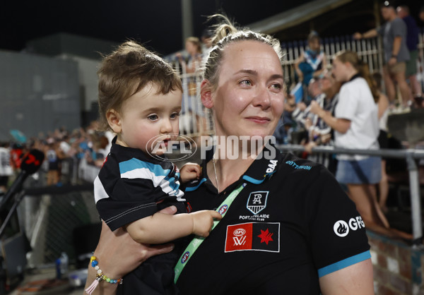 AFLW 2024 Second Semi Final - Hawthorn v Port Adelaide - A-55712581