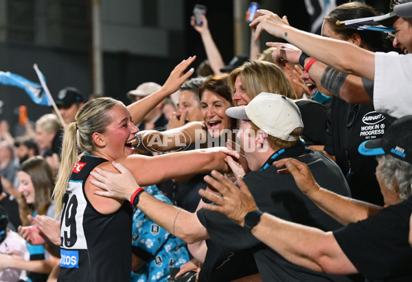 AFLW 2024 Second Semi Final - Hawthorn v Port Adelaide - A-55712585