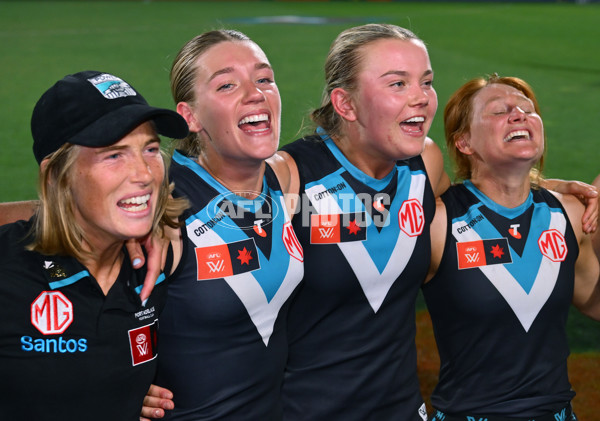 AFLW 2024 Second Semi Final - Hawthorn v Port Adelaide - A-55712590