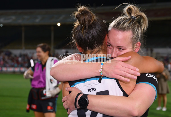 AFLW 2024 Second Semi Final - Hawthorn v Port Adelaide - A-55712598