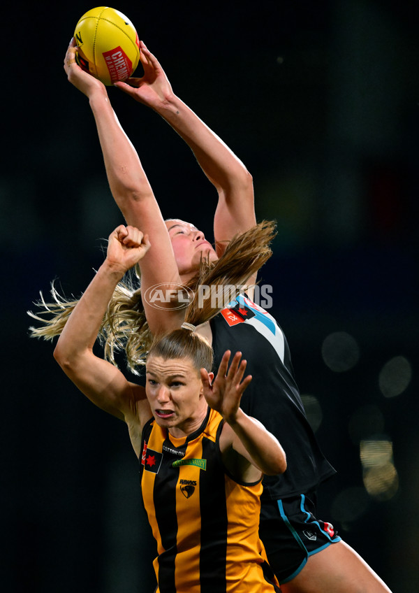 AFLW 2024 Second Semi Final - Hawthorn v Port Adelaide - A-55712602