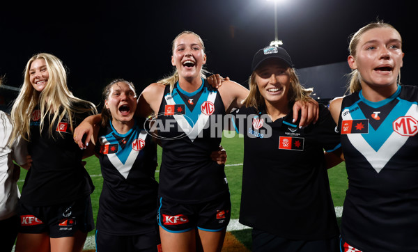 AFLW 2024 Second Semi Final - Hawthorn v Port Adelaide - A-55714285