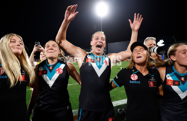 AFLW 2024 Second Semi Final - Hawthorn v Port Adelaide - A-55714286