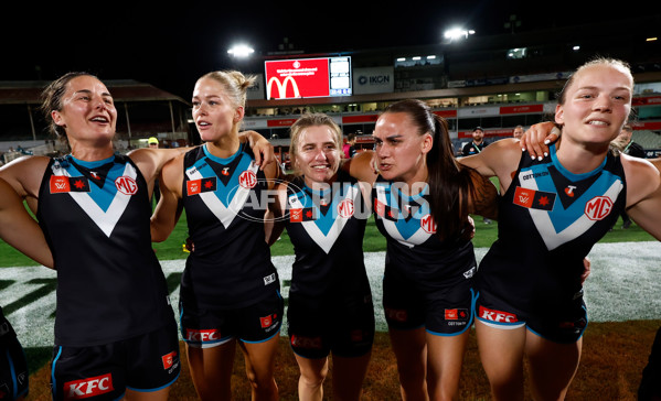 AFLW 2024 Second Semi Final - Hawthorn v Port Adelaide - A-55714290