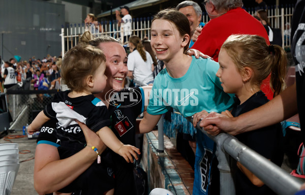 AFLW 2024 Second Semi Final - Hawthorn v Port Adelaide - A-55715046