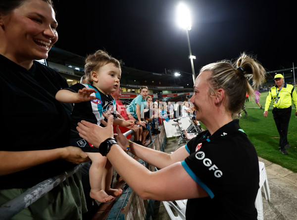 AFLW 2024 Second Semi Final - Hawthorn v Port Adelaide - A-55715047