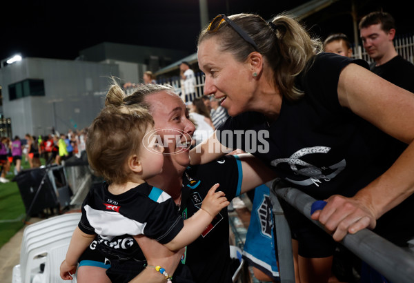 AFLW 2024 Second Semi Final - Hawthorn v Port Adelaide - A-55715052