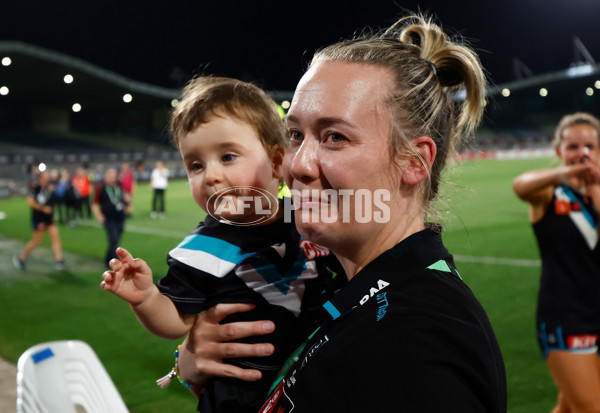 AFLW 2024 Second Semi Final - Hawthorn v Port Adelaide - A-55715054