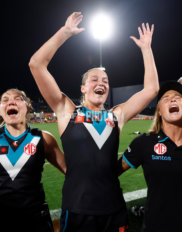 AFLW 2024 Second Semi Final - Hawthorn v Port Adelaide - A-55715061