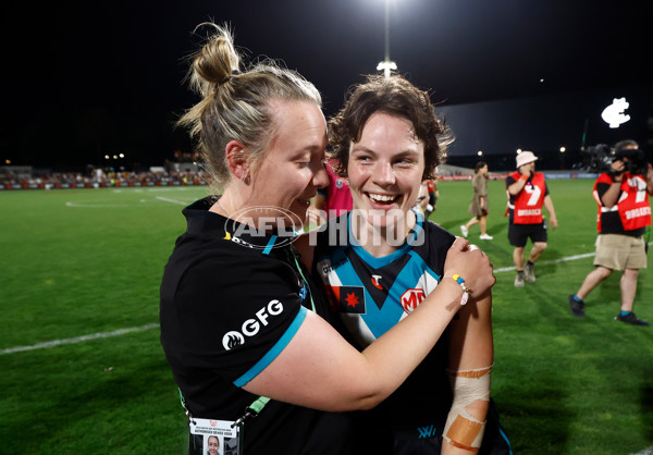 AFLW 2024 Second Semi Final - Hawthorn v Port Adelaide - A-55715086