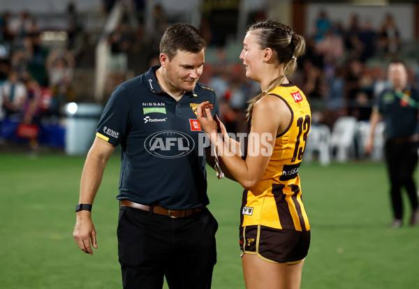 AFLW 2024 Second Semi Final - Hawthorn v Port Adelaide - A-55715103