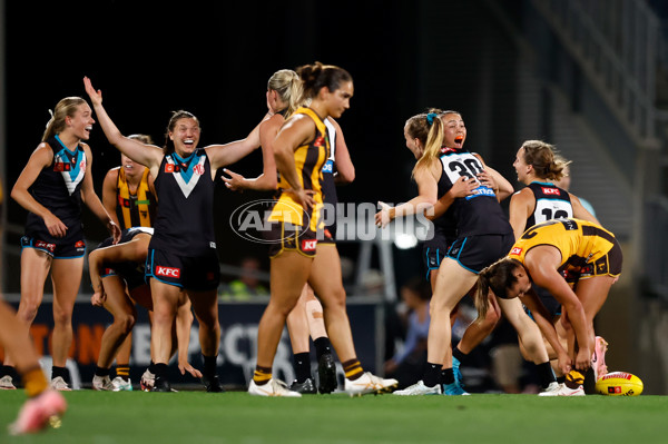 AFLW 2024 Second Semi Final - Hawthorn v Port Adelaide - A-55715117