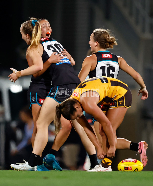 AFLW 2024 Second Semi Final - Hawthorn v Port Adelaide - A-55715118