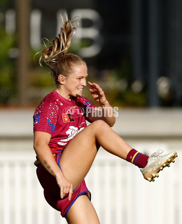 AFLW 2024 Second Preliminary Final - Brisbane v Adelaide - A-55763686
