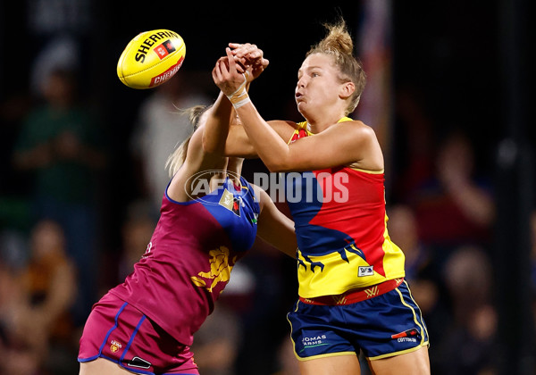 AFLW 2024 Second Preliminary Final - Brisbane v Adelaide - A-55765554