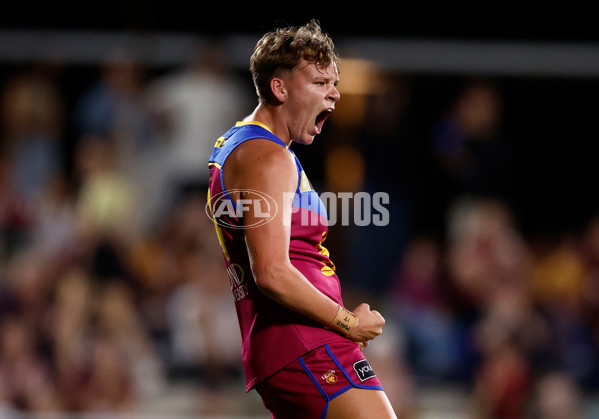 AFLW 2024 Second Preliminary Final - Brisbane v Adelaide - A-55765908