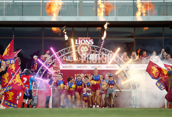 AFLW 2024 Second Preliminary Final - Brisbane v Adelaide - A-55768011