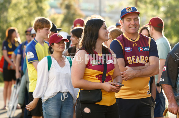 AFLW 2024 Second Preliminary Final - Brisbane v Adelaide - A-55768014
