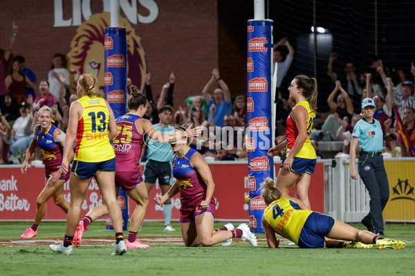 AFLW 2024 Second Preliminary Final - Brisbane v Adelaide - A-55768033