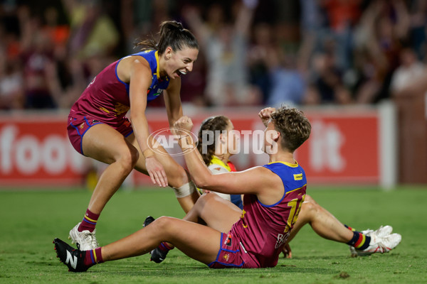 AFLW 2024 Second Preliminary Final - Brisbane v Adelaide - A-55768052