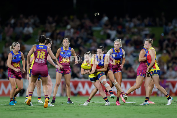 AFLW 2024 Second Preliminary Final - Brisbane v Adelaide - A-55768056