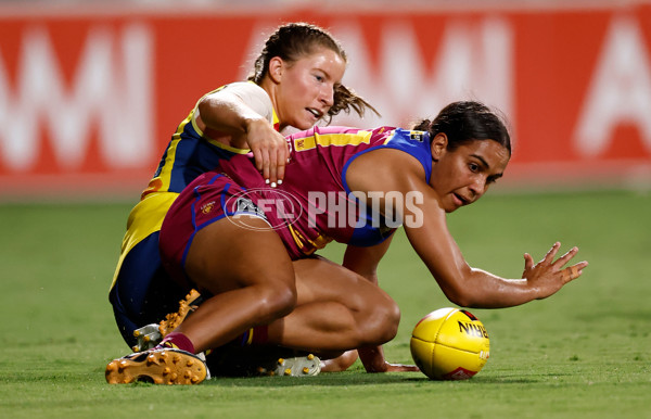 AFLW 2024 Second Preliminary Final - Brisbane v Adelaide - A-55768261