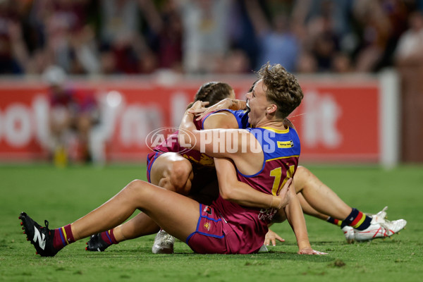 AFLW 2024 Second Preliminary Final - Brisbane v Adelaide - A-55768331