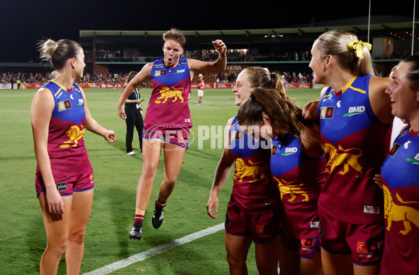 AFLW 2024 Second Preliminary Final - Brisbane v Adelaide - A-55770752