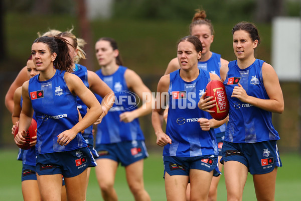 AFL 2024 Training - North Melbourne 271124 - A-55803586