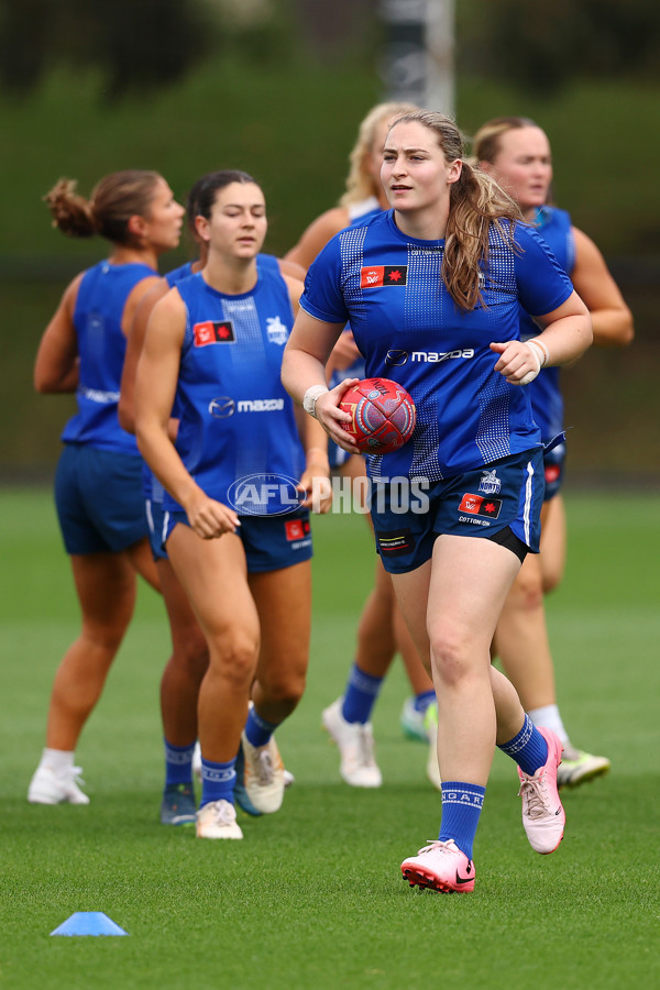 AFL 2024 Training - North Melbourne 271124 - A-55805899