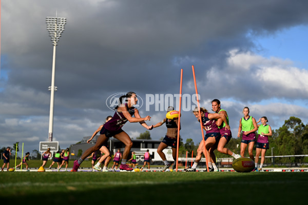 AFL 2024 Training - Brisbane 271124 - A-55809657