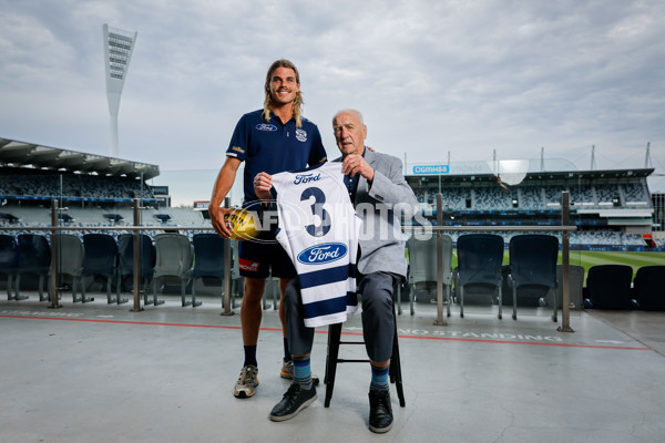 AFL 2024 Training - Geelong 061224 - A-56077322