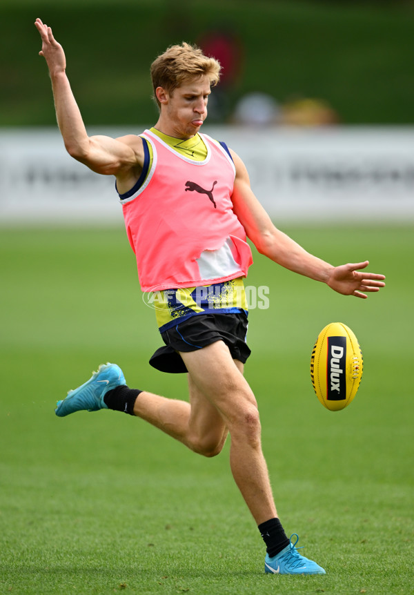 AFL 2024 Training - North Melbourne 091124 - A-56077391