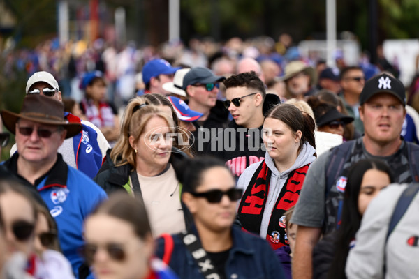 AFL 2025 Match Simulation - Western Bulldogs v Essendon - A-57465573