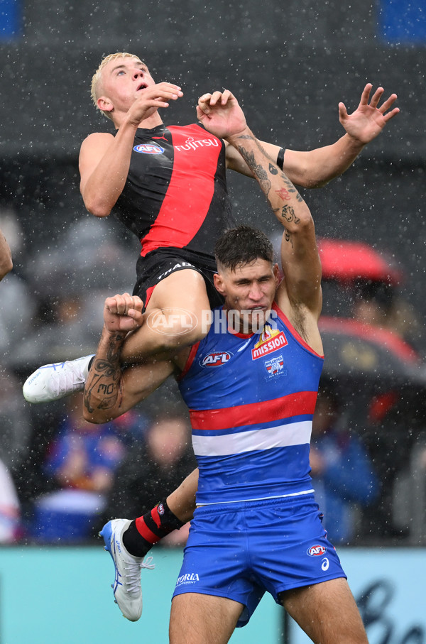 AFL 2025 Match Simulation - Western Bulldogs v Essendon - A-57465605