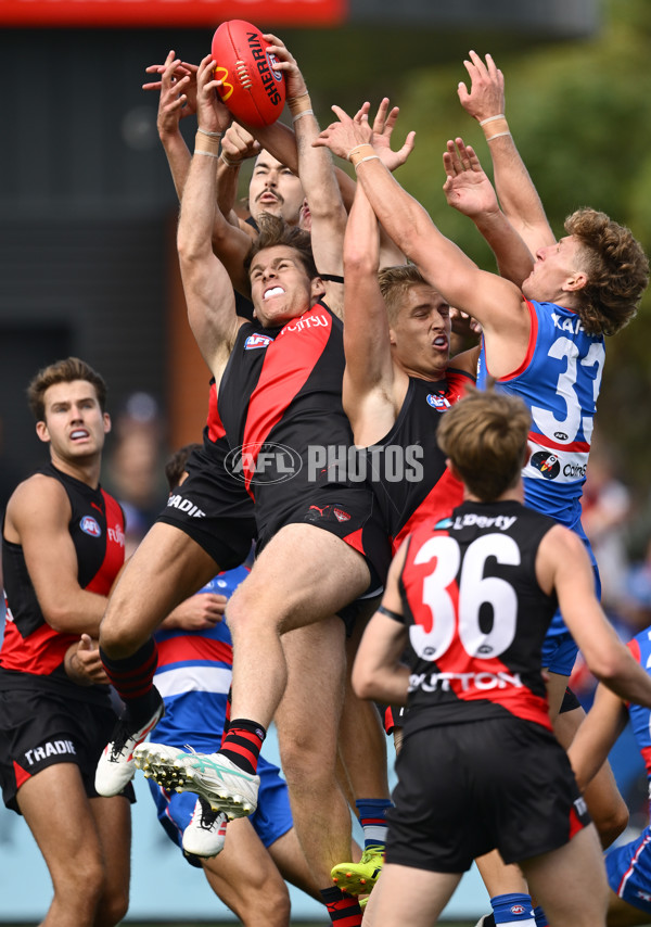 AFL 2025 Match Simulation - Western Bulldogs v Essendon - A-57470163