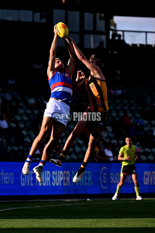 AFL 2025 AAMI Community Series - Hawthorn v Western Bulldogs - A-57607020