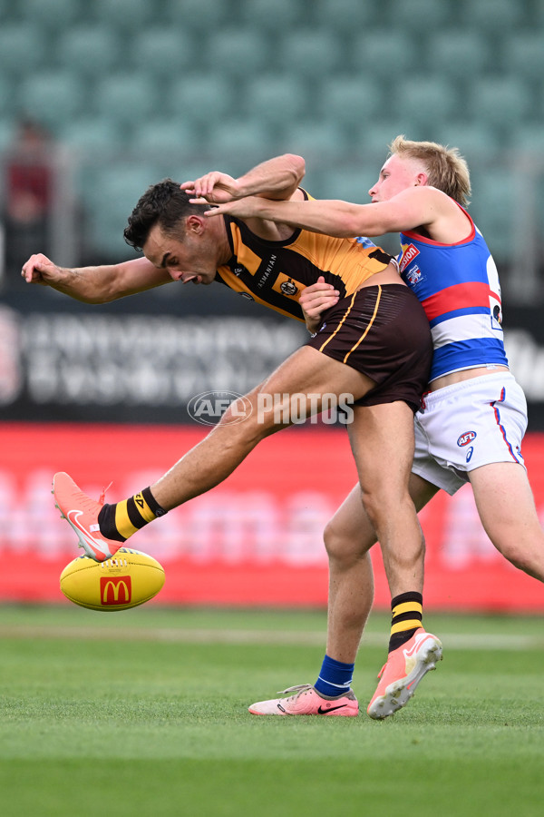 AFL 2025 AAMI Community Series - Hawthorn v Western Bulldogs - A-57607031