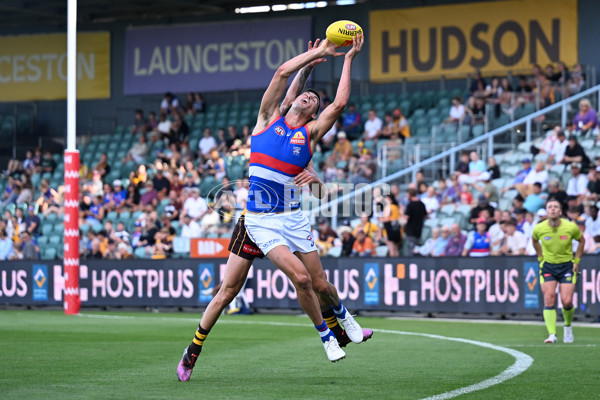 AFL 2025 AAMI Community Series - Hawthorn v Western Bulldogs - A-57607039